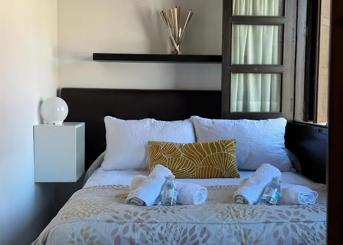 科雷拉广场公寓 *